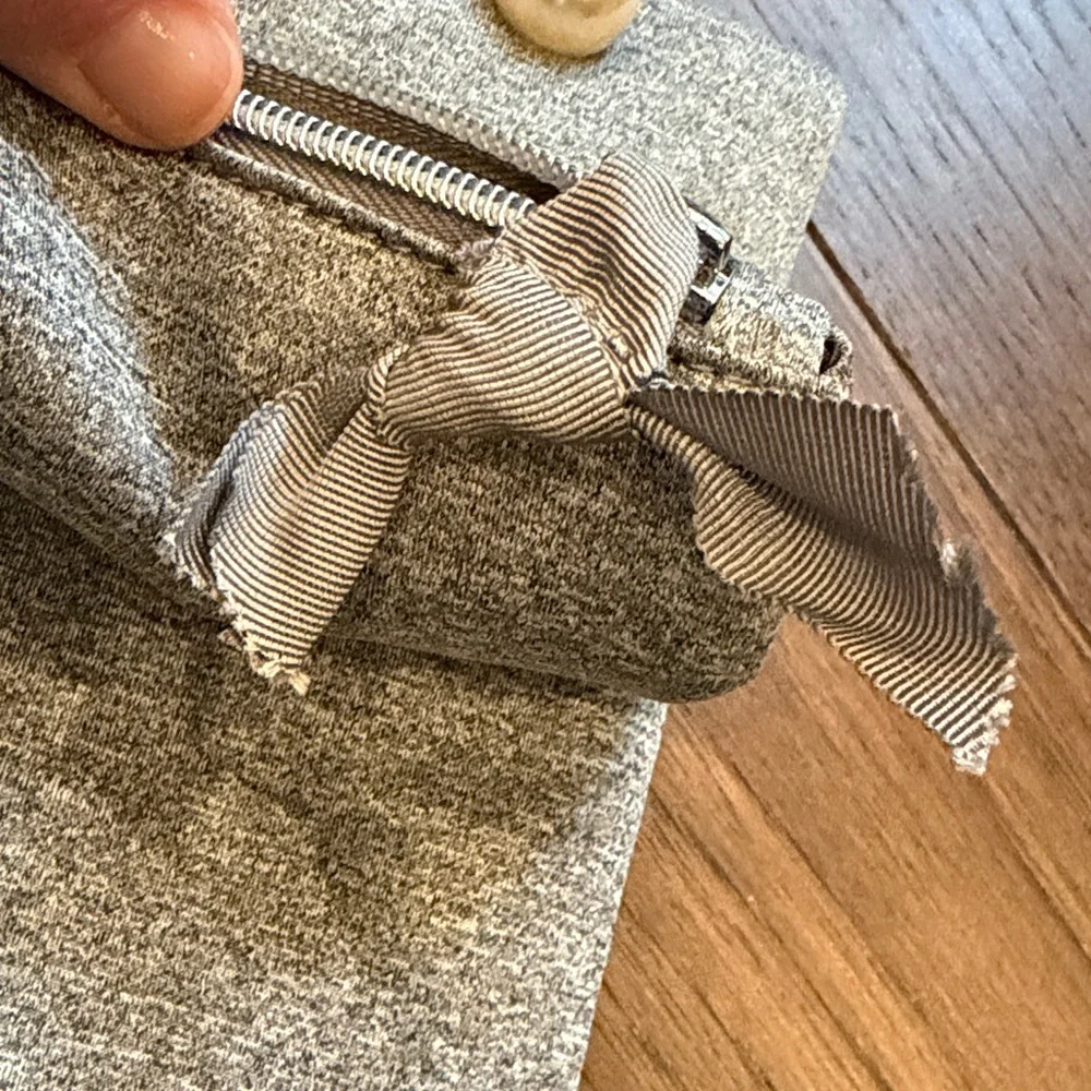 Stella & Dot Madison Gray and Pearl Envelope Clutch C15-004